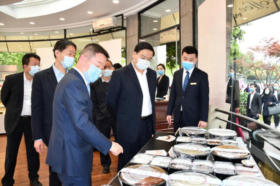 王凤朝副省长赴省尊龙凯时集团调研 疫情防控、生产经营和改革发展工作